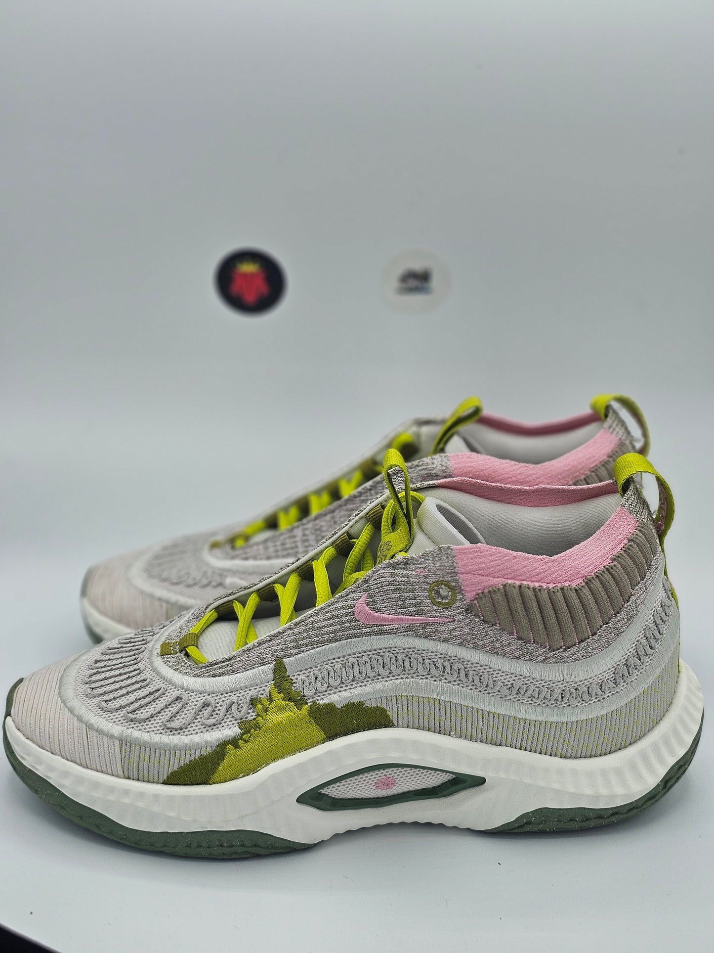 NIKE COSMIC UNITY 3