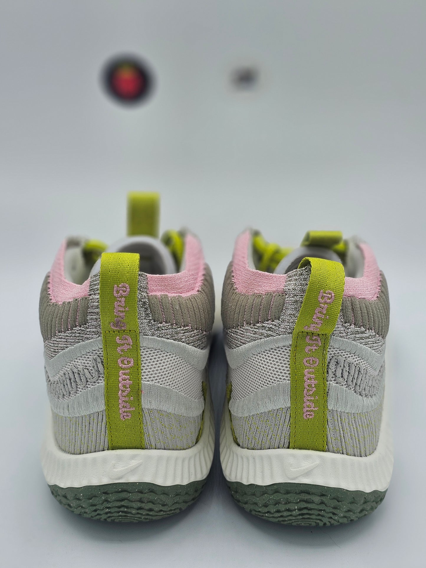 NIKE COSMIC UNITY 3